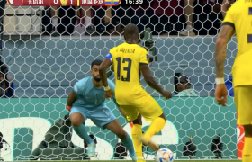 世界杯第一球！卡塔尔门将犯大错，3分钟进球被吹，点球吹不掉了