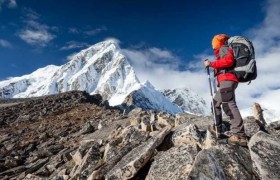 珠穆朗玛峰遇难者“绿靴子”，长眠20多年，给登山者提了一个醒