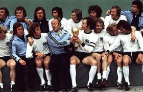 1974年世界杯，荷兰队用全攻全守战术，让世界重新认识了足球