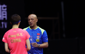 国乒全队弃赛，遭网友调侃回家过个好年，王曼昱换教练前程堪忧