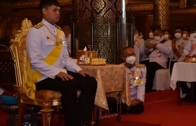泰国44岁公主靠人工心肺维持生命！父王穿拖鞋探望，王后罕见素颜