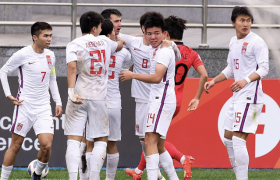 国足与韩国球队赛后爆发争吵，引发媒体炮轰，韩国球员被打脸。