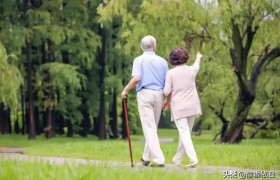 2023年高龄津贴标准出炉，70岁和80岁的老人，分别能够领取多少？