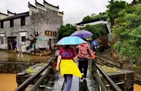古香古色，雨中游览湖南郴州市的永兴板梁古村
