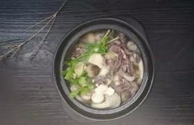 羊肉菌菇锅