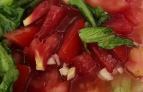 凉拌生菜西红柿