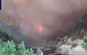 四川公安紧急救援甘孜雅江森林火灾，起火原因正进一步调查中